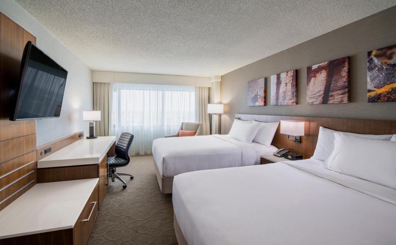 Delta Hotels By Marriott Риджайна Экстерьер фото